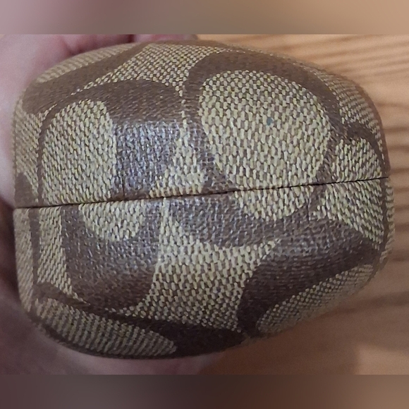 EUC Coach Tan Signature Saffiano Leather Hard Clam Shell Glasses Sunglass Case - Picture 5 of 7